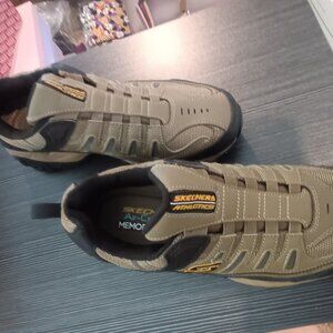 Men's Skechers. Slip ons. Size 9